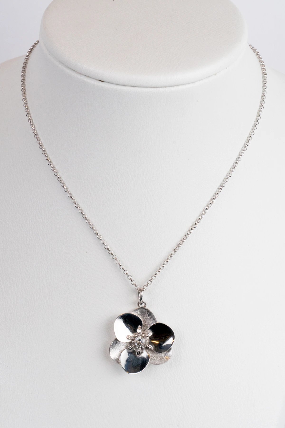 COLLAR JUEGO FIORE D'ARGENTO